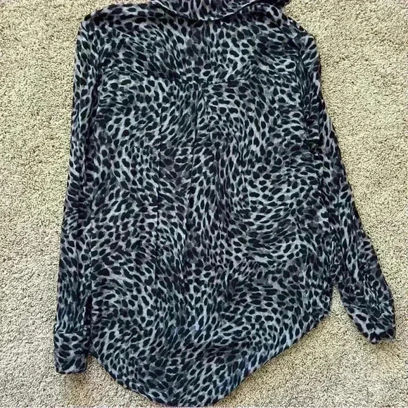Cloth & Stone Animal Leopard Print Button Down Shirt LS Blouse Size XS - Picture 7 of 8